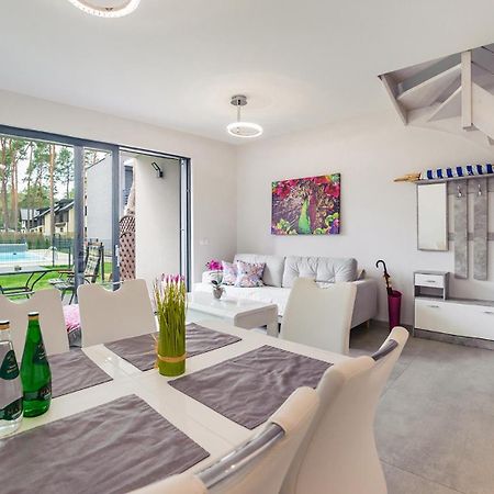 Prestige House Apartament - 2 Sypialnie Z Ogrodkiem I Basenem Pobierowo Kültér fotó